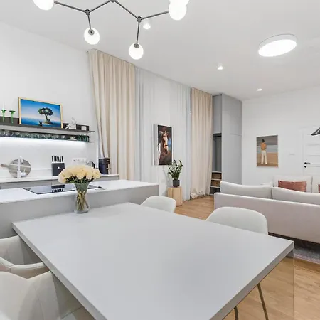 Stylish 2br In Old Town *