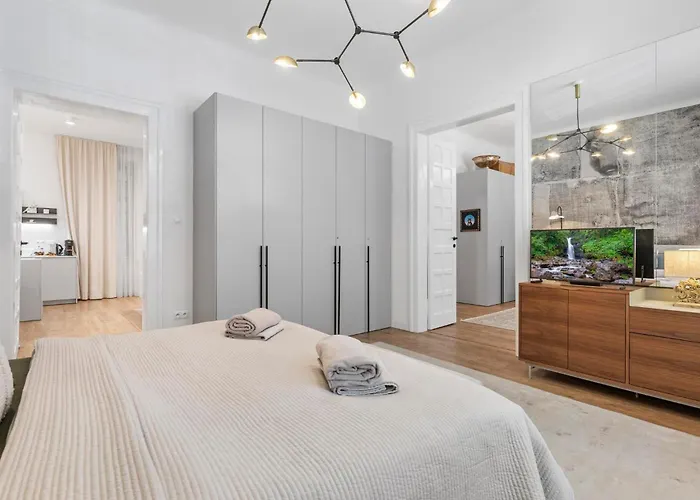 Stylish 2br In Old Town Bratislava