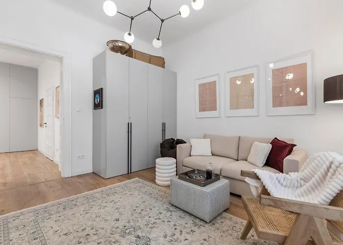 Stylish 2br In Old Town *