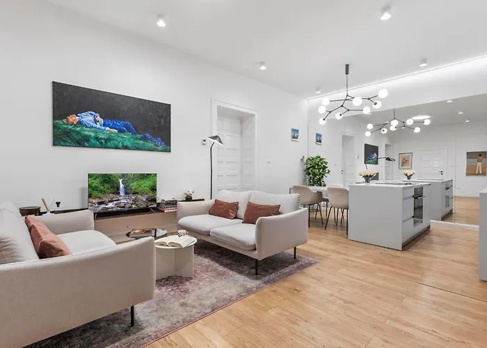 Stylish 2br In Old Town Διαμέρισμα *