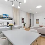 Stylish 2br In Old Town *
